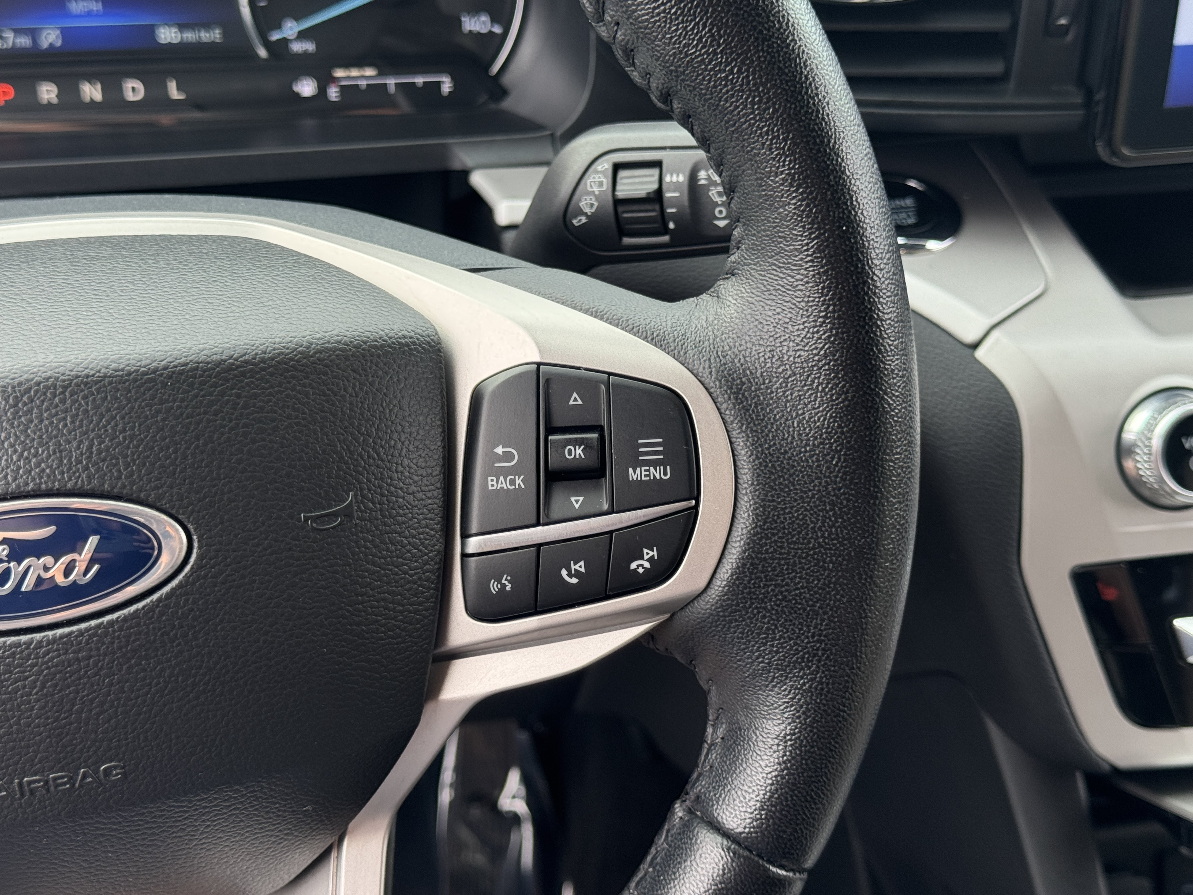 Used 2023 Ford Explorer XLT AWD/4WD image 23
