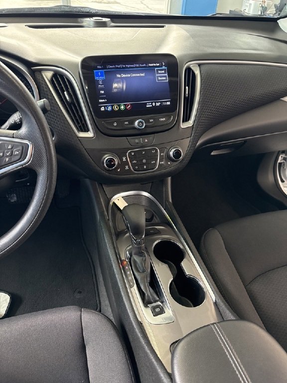 Used 2025 Chevrolet Malibu LT image 11