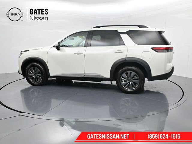 Used 2024 Nissan Pathfinder SV image 5