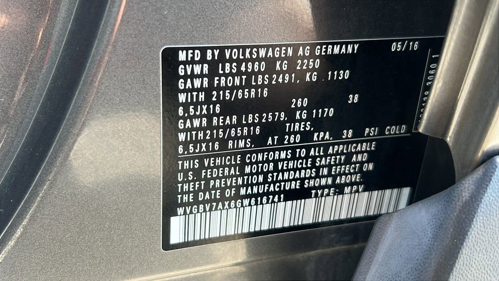 Used 2016 Volkswagen Tiguan S image 32