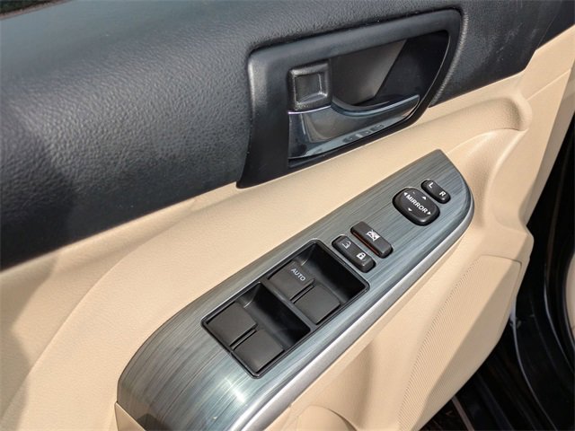 Used 2012 Toyota Camry XLE w/ Leather Pkg image 13