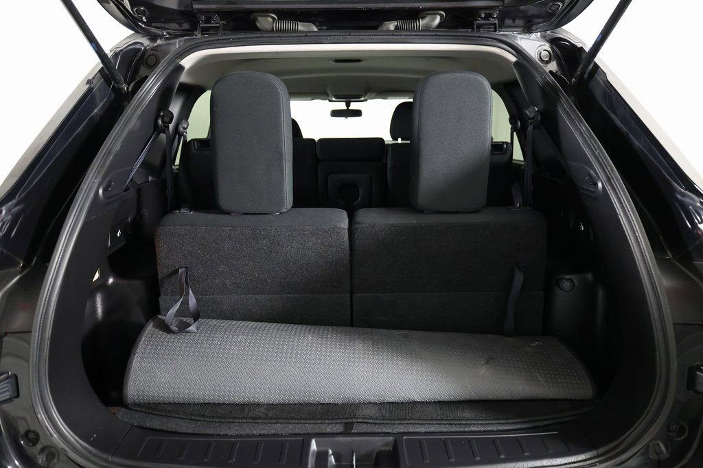 Used 2024 Mitsubishi Outlander ES image 13