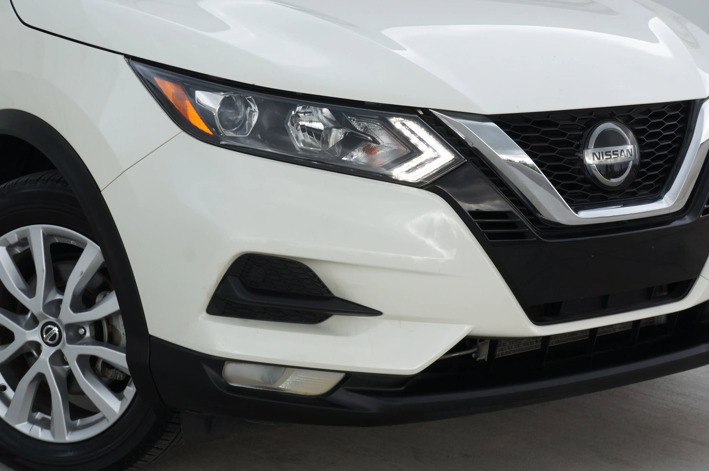 Used 2022 Nissan Rogue Sport SV w/ Technology Package image 17