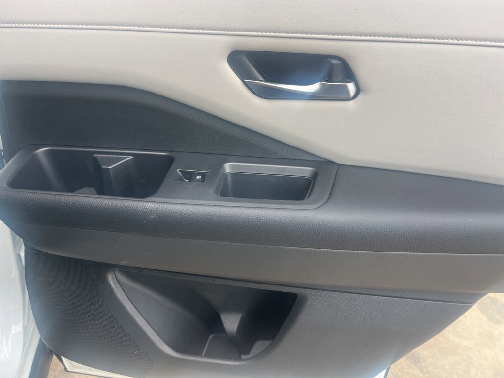 Used 2023 Nissan Pathfinder SL w/ Lighting Package (N92) image 21