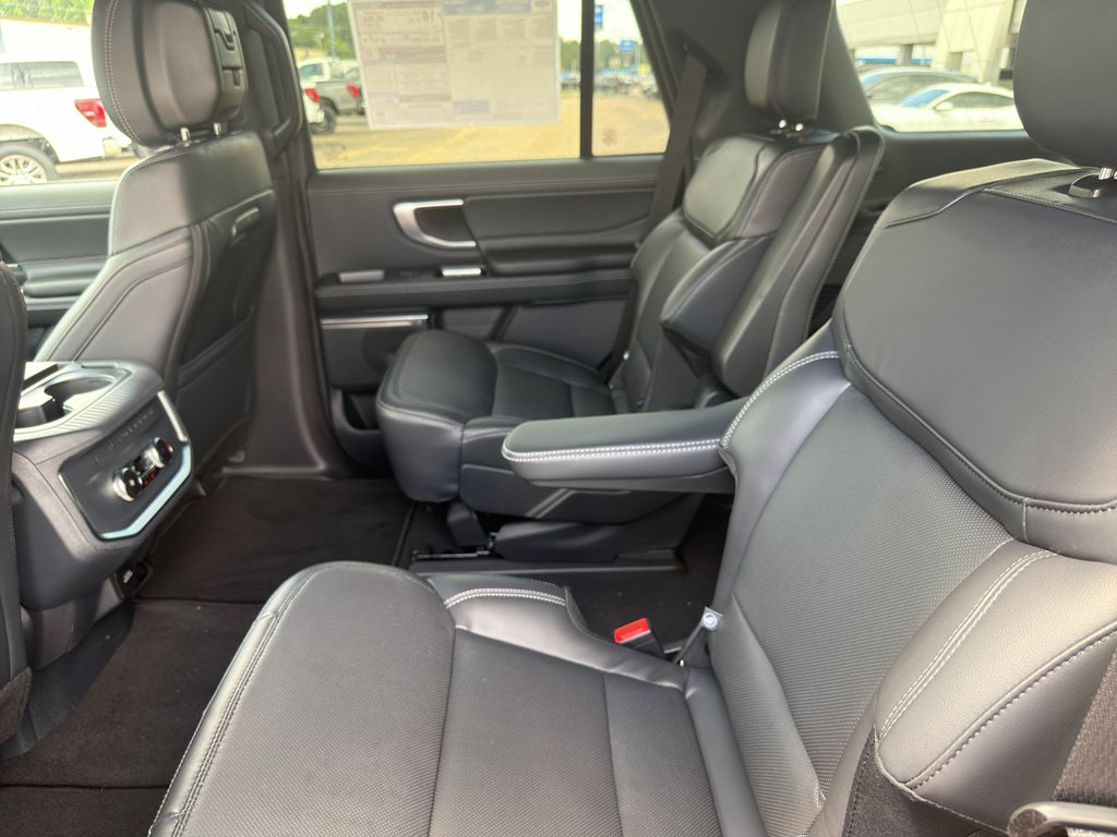 New 2026 Ford Expedition Platinum w/ Stealth Appearance Package AWD/4WD image 24