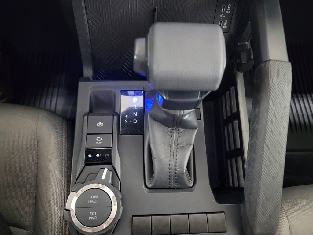Certified 2024 Toyota Tacoma SR5 AWD/4WD image 17