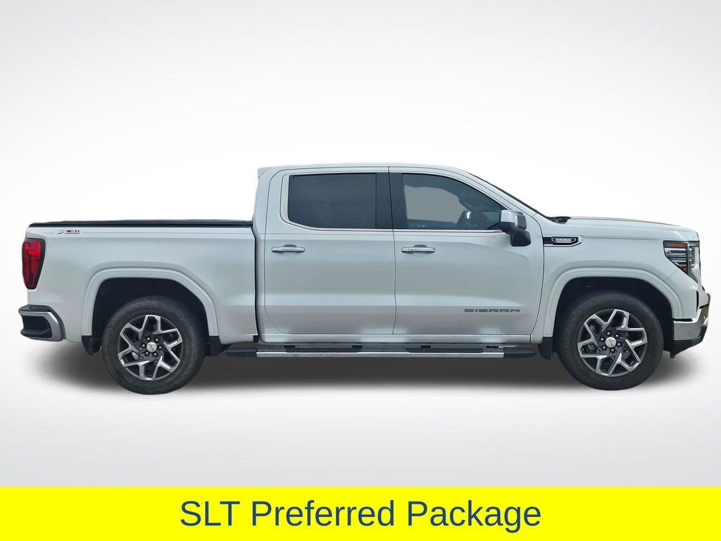 Used 2022 GMC Sierra 1500 SLT w/ SLT Premium Plus Package AWD/4WD image 17