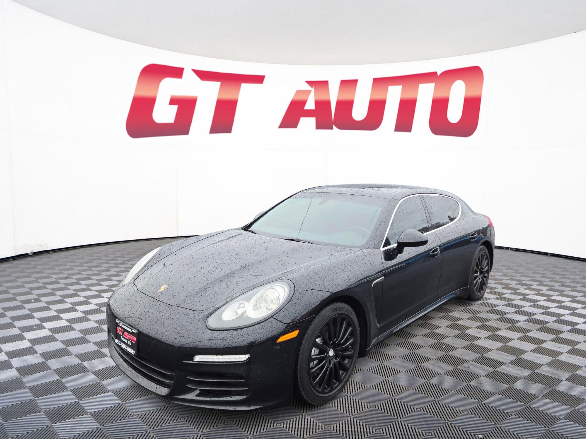 Used 2014 Porsche Panamera 4S image 3