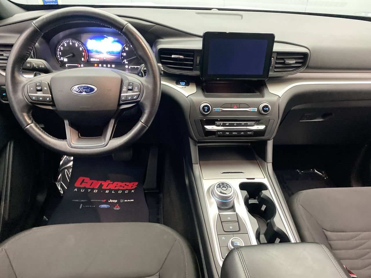 Used 2020 Ford Explorer XLT w/ Class III Trailer Tow Package AWD/4WD image 15