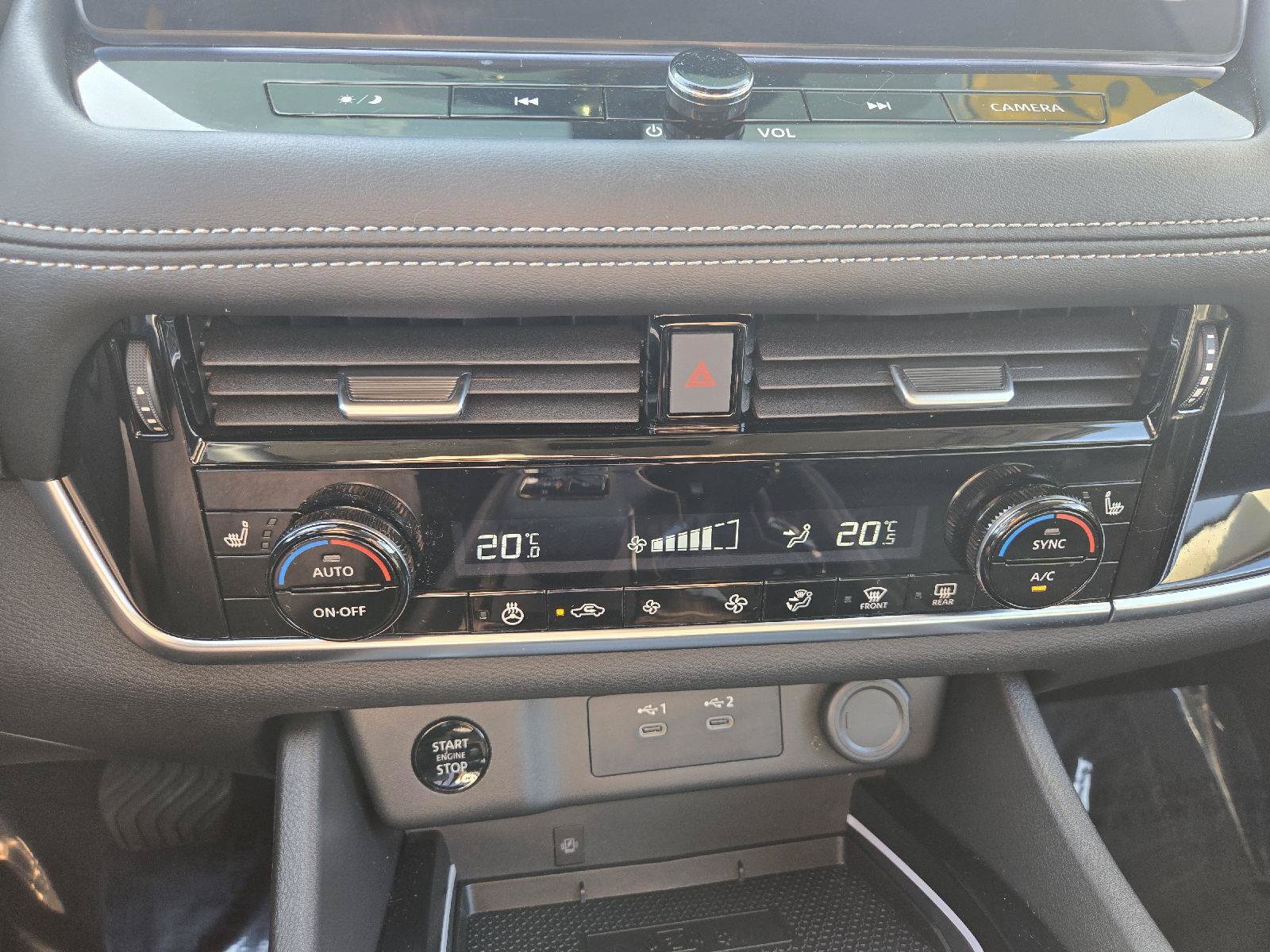 Used 2025 Nissan Rogue SL AWD/4WD image 20
