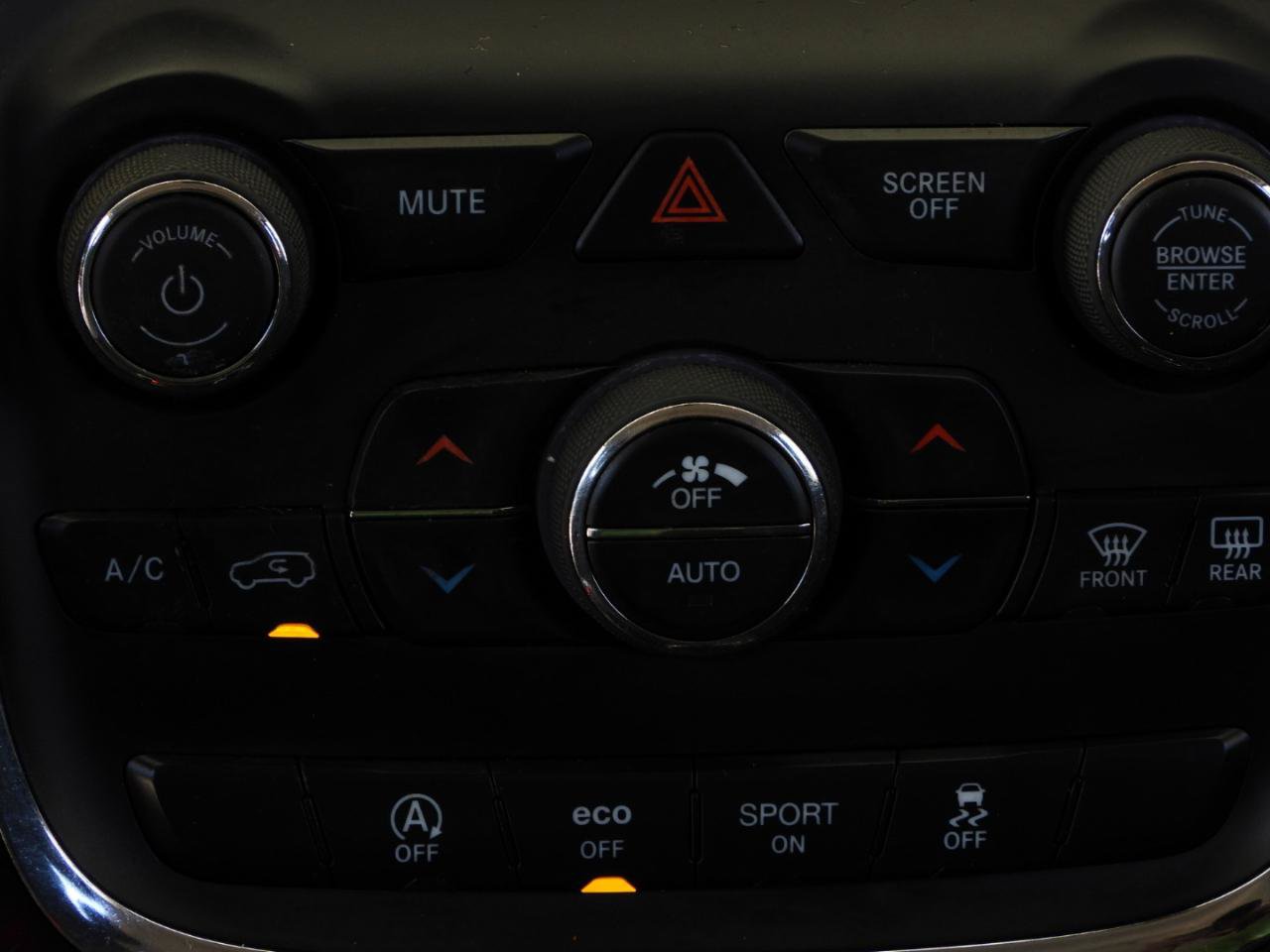 Used 2018 Dodge Durango SXT w/ 3rd Row Seating Group RWD image 50