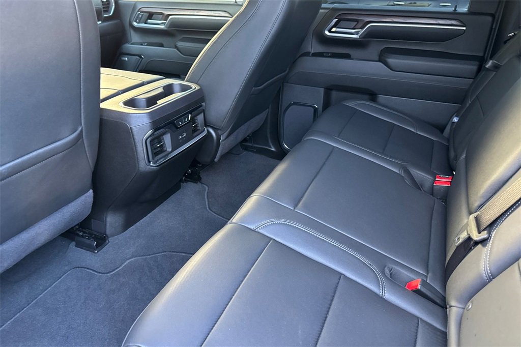Used 2024 GMC Sierra 2500 SLT w/ SLT Premium Package image 12
