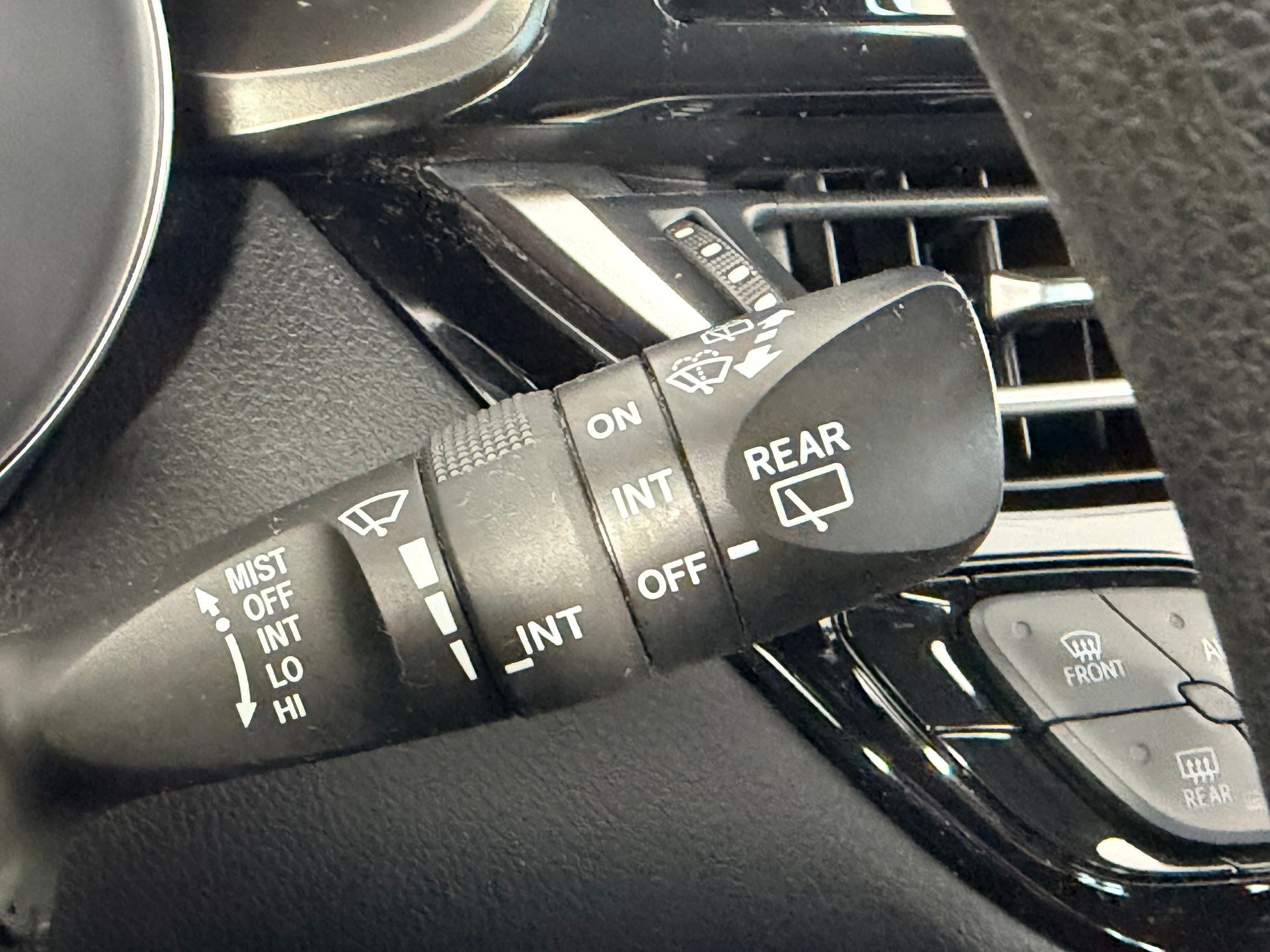 Used 2019 Toyota C-HR LE FWD image 27