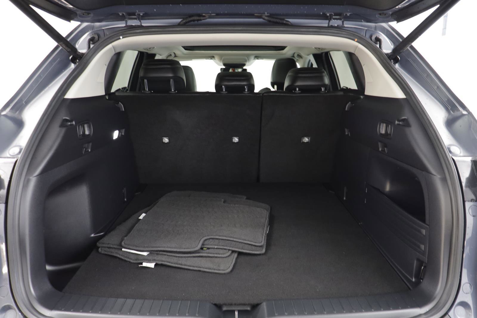 Used 2025 MAZDA CX-50 AWD 2.5 Hybrid w/ Premium Pkg image 18