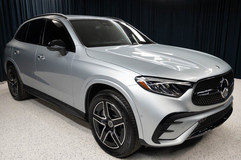 Certified 2026 Mercedes-Benz GLC 300 image 3