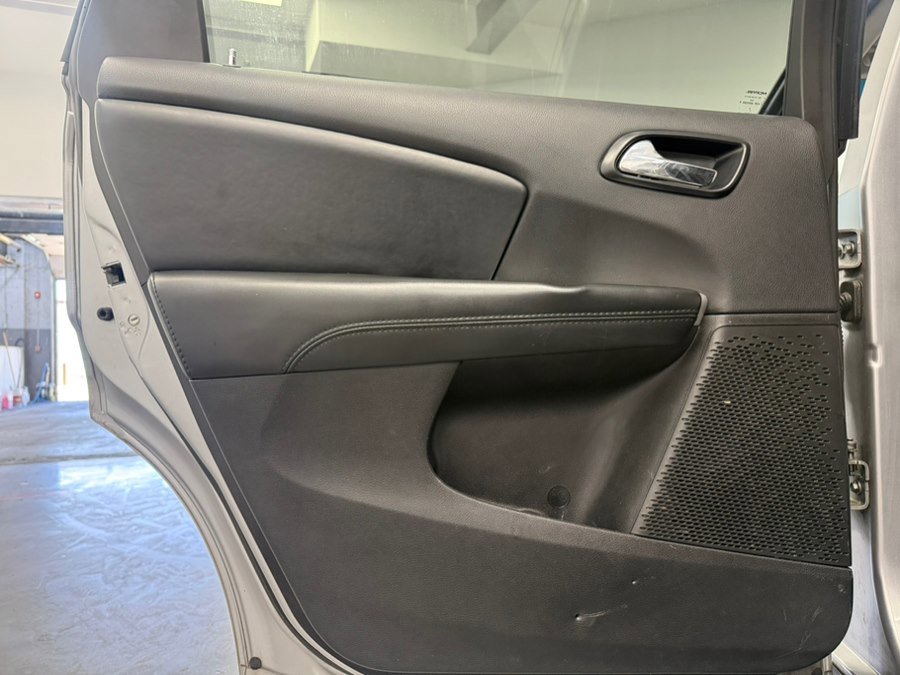 Used 2017 Dodge Journey SE w/ Flexible Seating Group FWD image 34