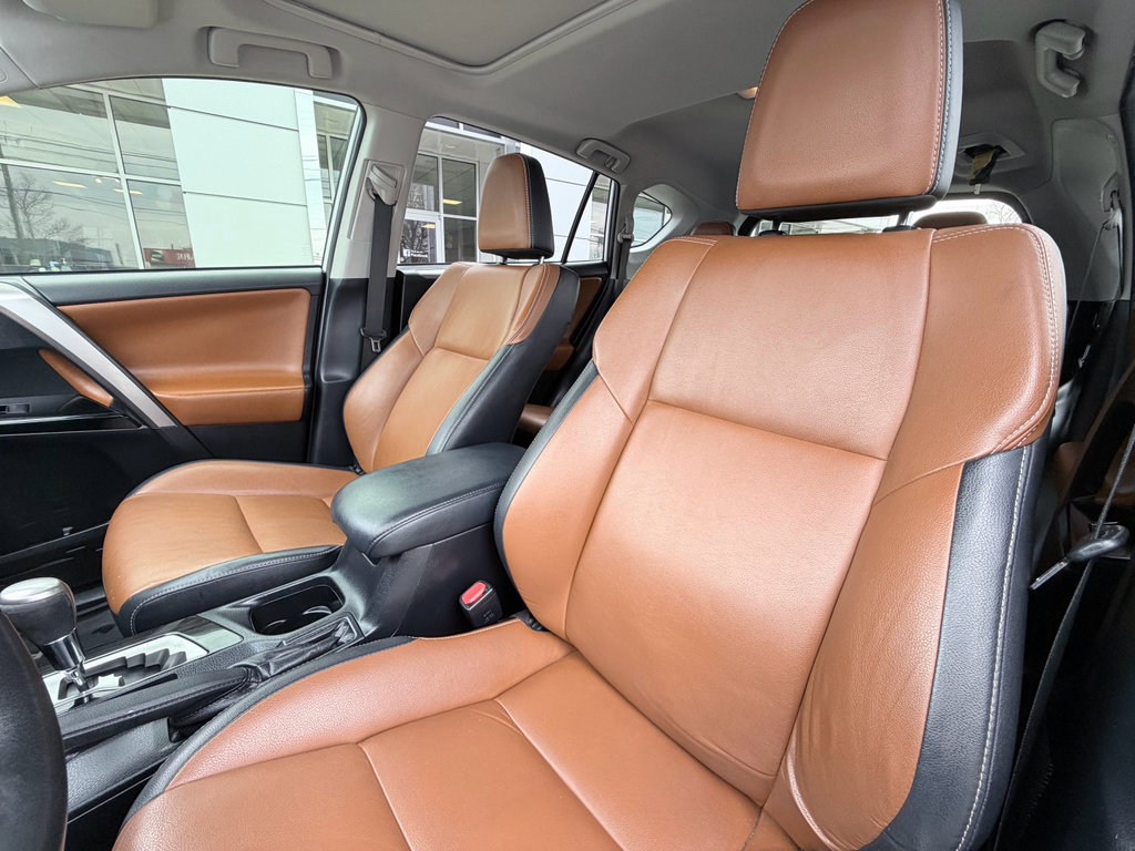 Used 2018 Toyota RAV4 Limited image 23