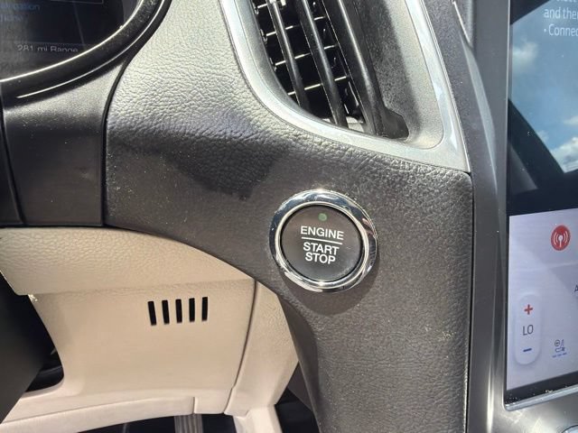Used 2023 Ford Edge Titanium w/ Equipment Group 301A AWD/4WD image 25
