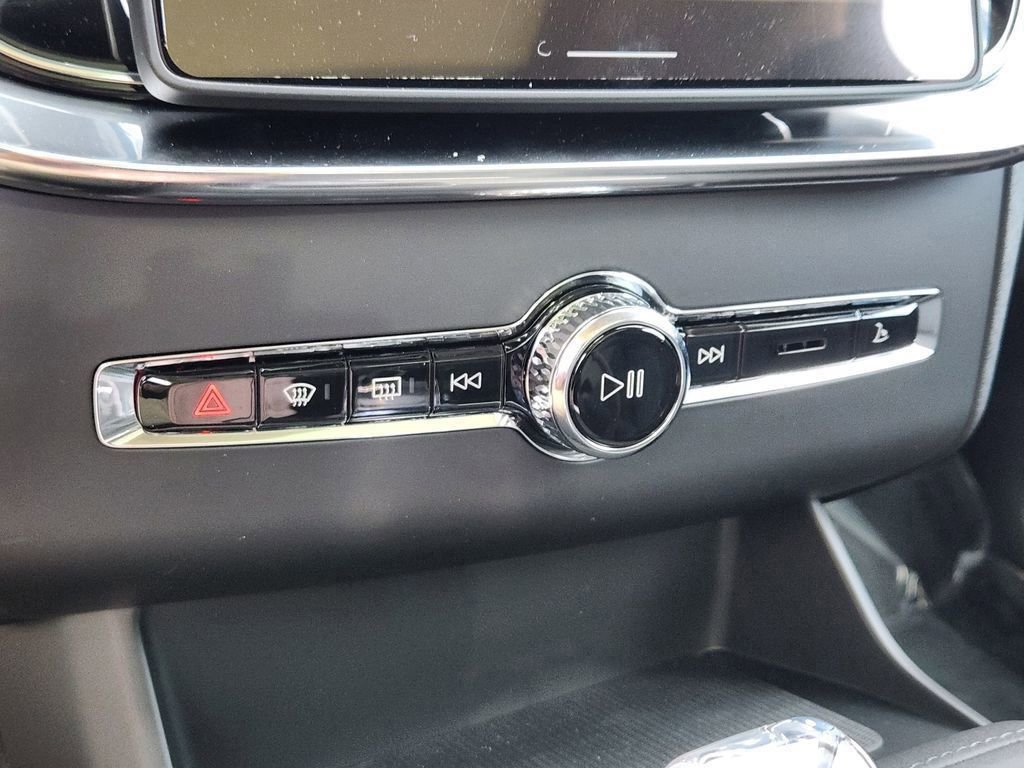 New 2026 Volvo XC90 T8 Ultra w/ Lounge Package image 17