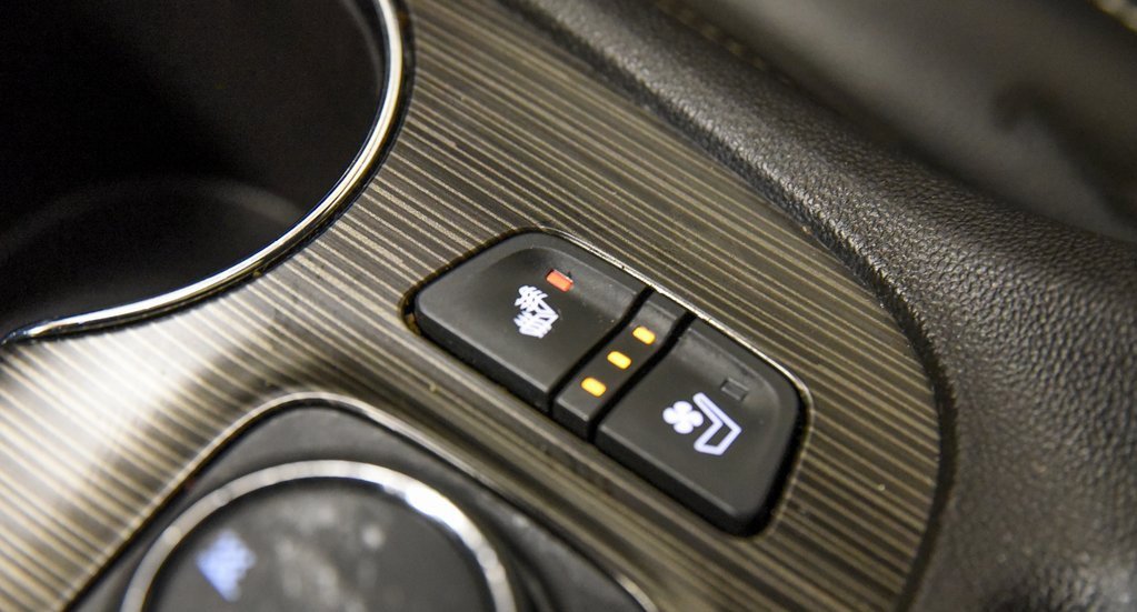 Used 2023 GMC Acadia SLT w/ Preferred Package image 27