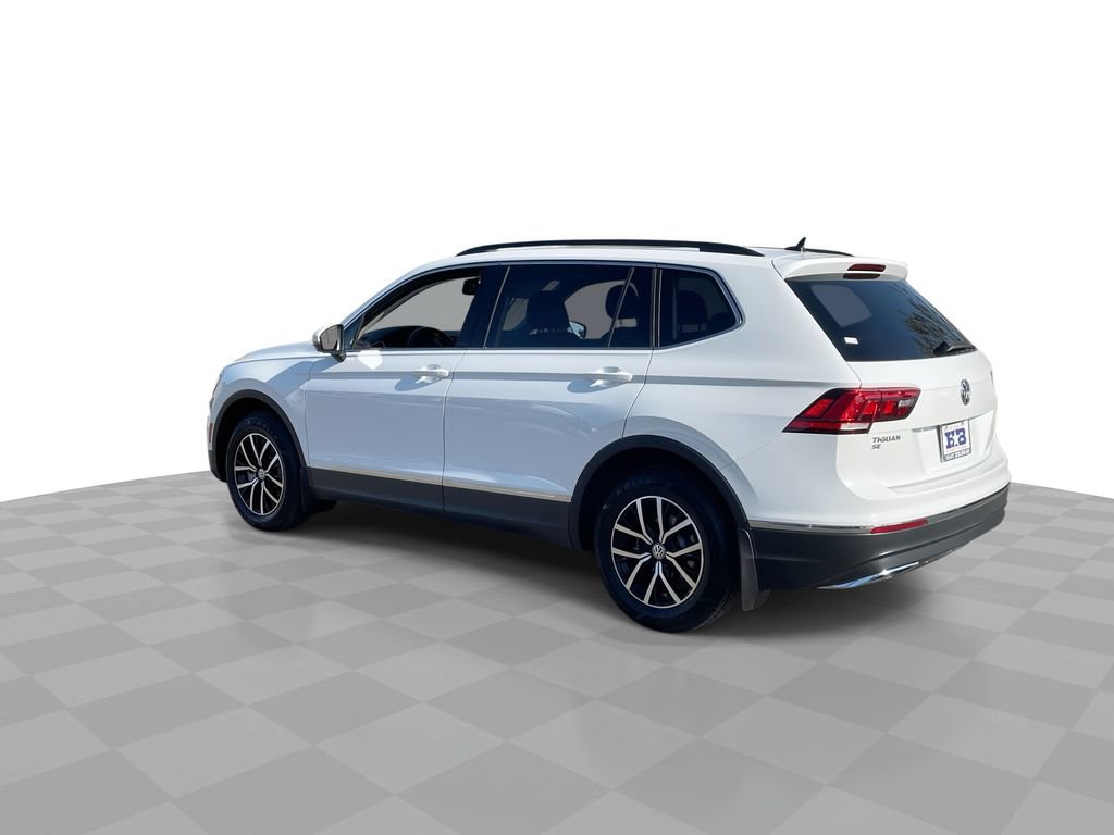 Used 2021 Volkswagen Tiguan SE w/ Panoramic Sunroof Package image 6