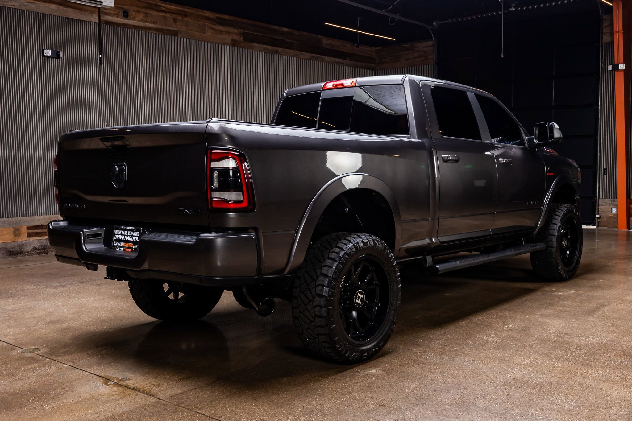 Used 2019 RAM 2500 Laramie w/ Night Edition AWD/4WD image 9