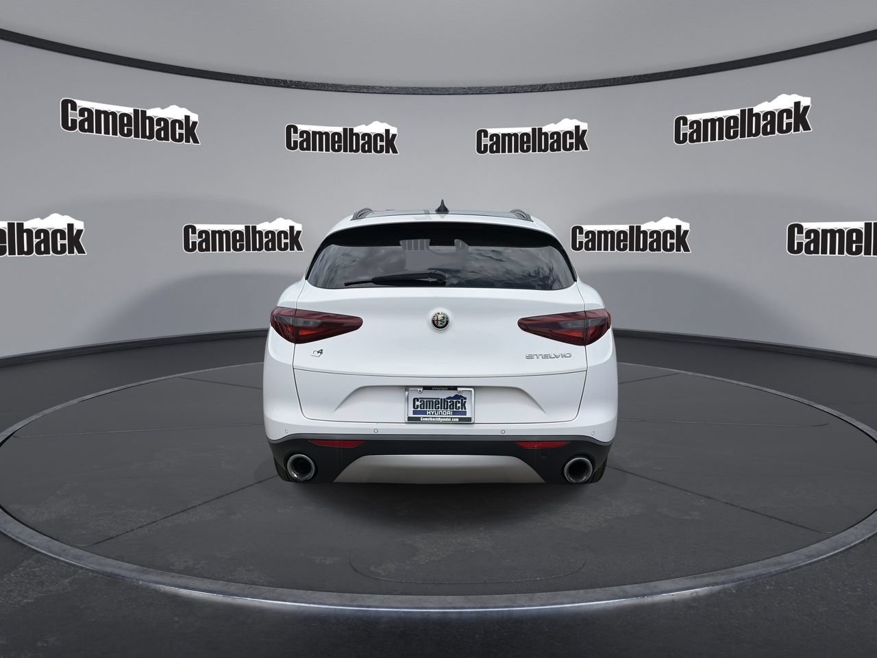 Used 2018 Alfa Romeo Stelvio Sport w/ Quick Order Package 22J Sport AWD/4WD image 6