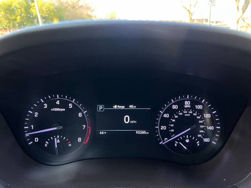 Used 2018 Genesis G80 3.8 RWD image 22