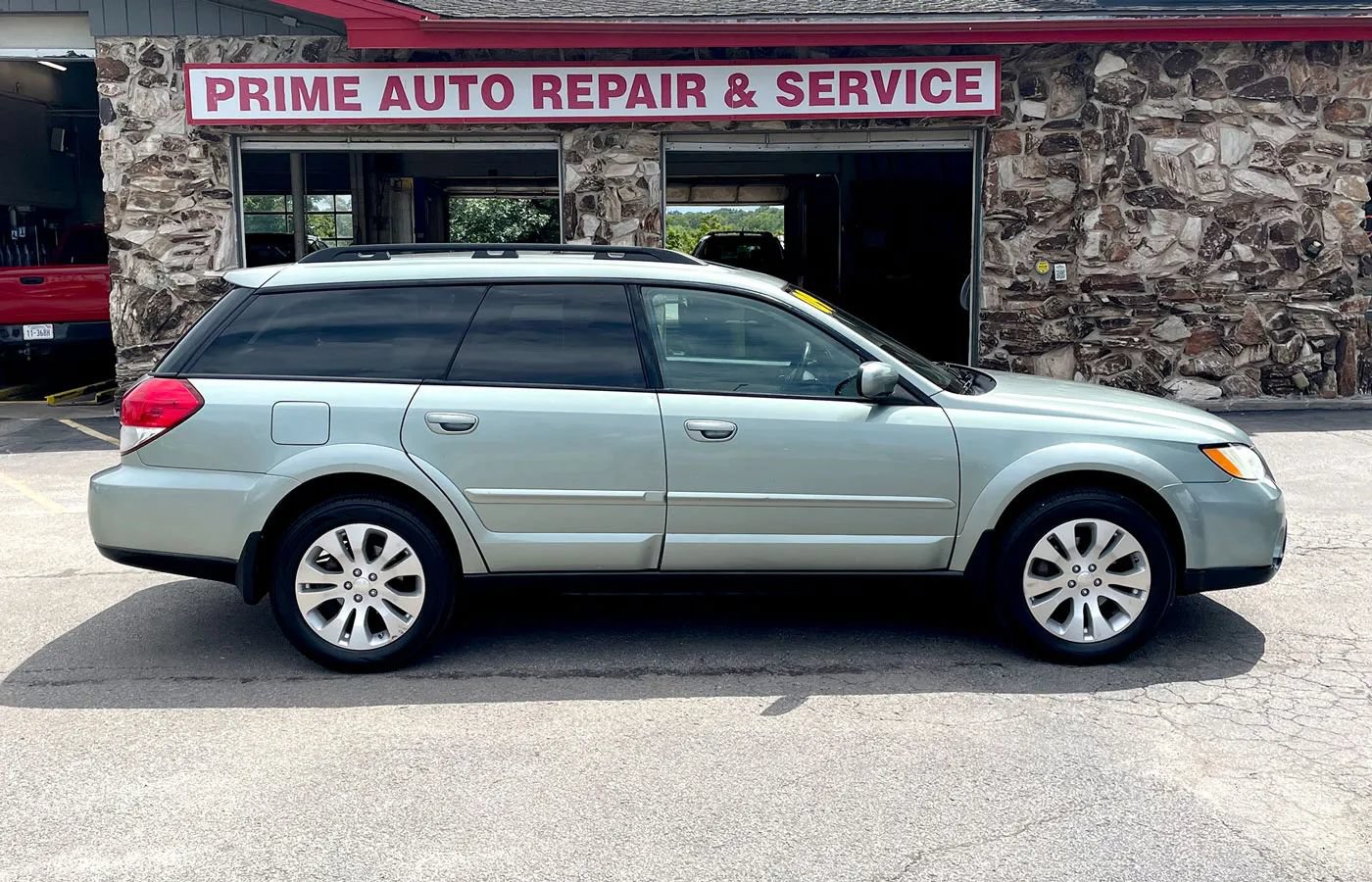 Used 2009 Subaru Outback 2.5i Limited AWD/4WD image 8