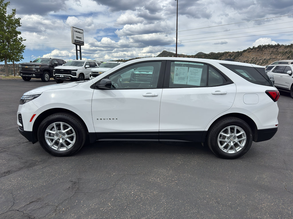 Used 2023 Chevrolet Equinox LS AWD/4WD image 4