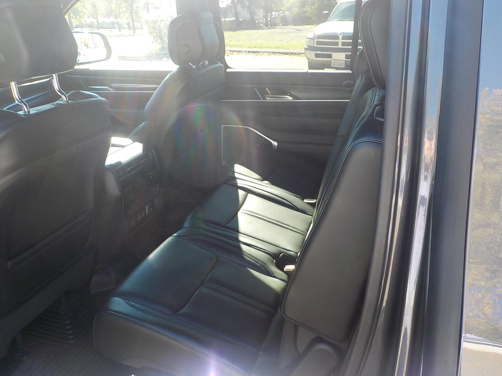 Used 2022 Jeep Wagoneer Series I w/ Convenience Group I AWD/4WD image 13