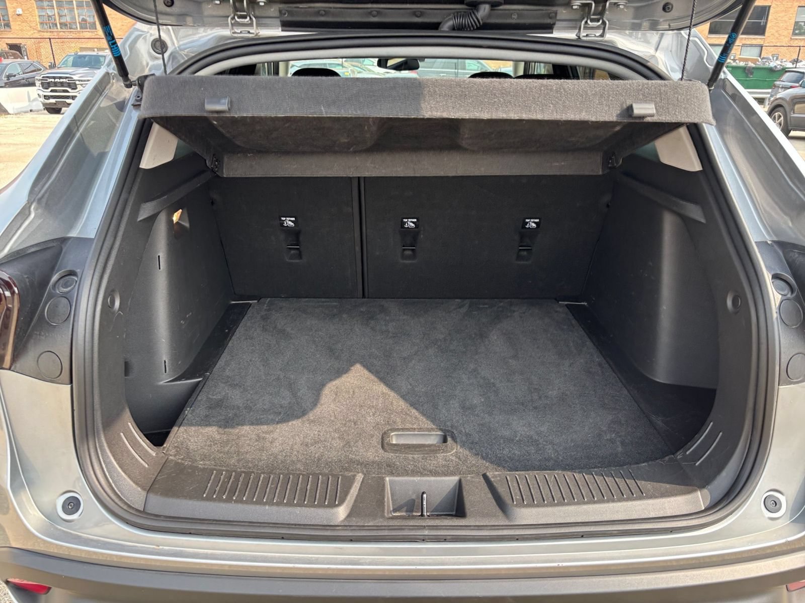 Used 2025 Chevrolet Trax LT FWD image 30