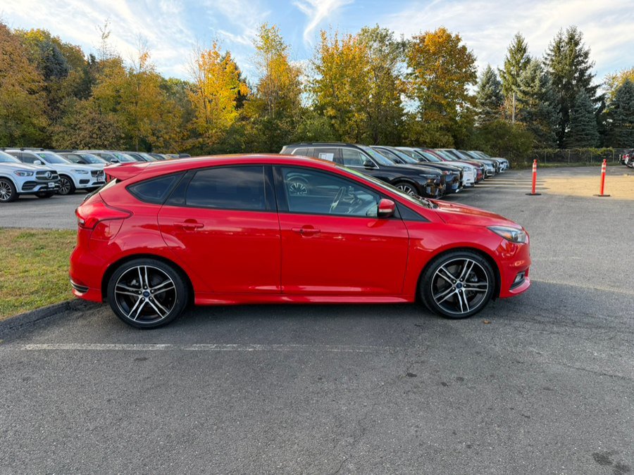Used 2016 Ford Focus ST w/ Equipment Group 401A FWD image 9