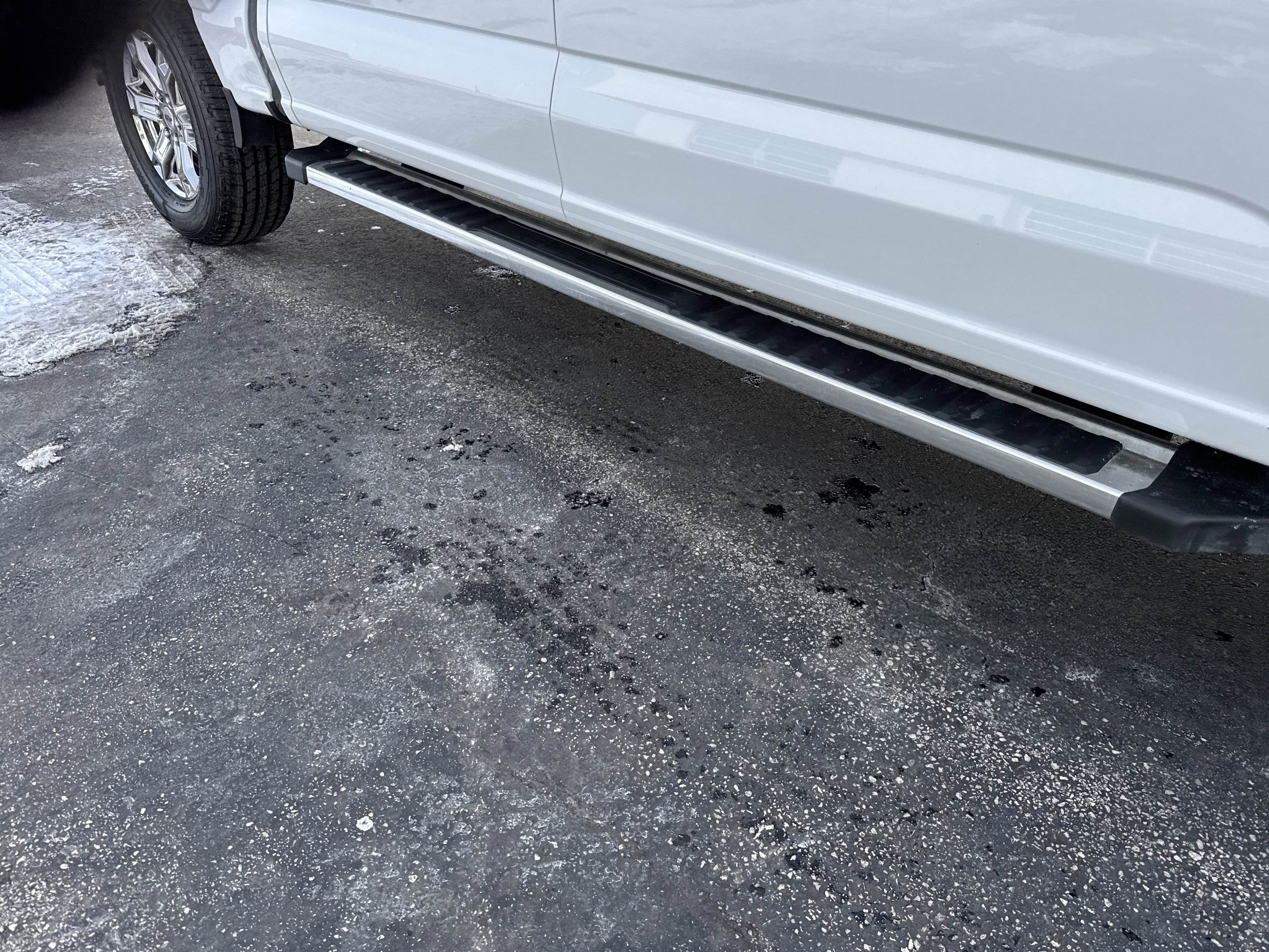 Used 2023 Ford F150 XLT w/ XTR Package image 9