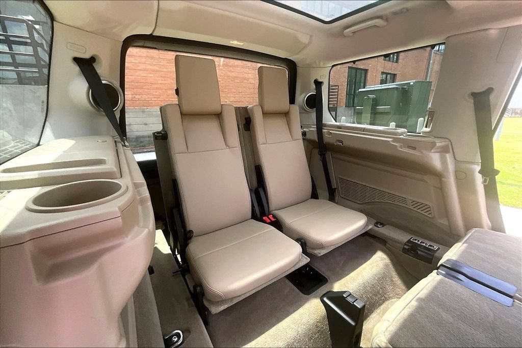 Used 2015 Land Rover LR4 HSE AWD/4WD image 38