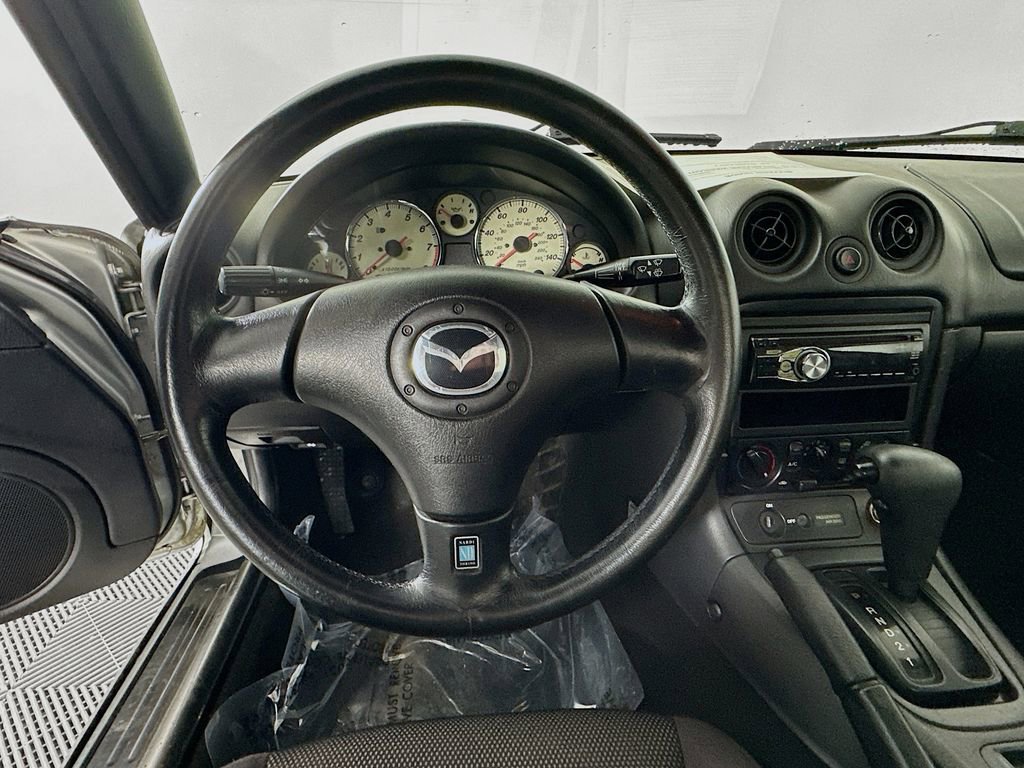 Used 2001 MAZDA MX-5 Miata image 16