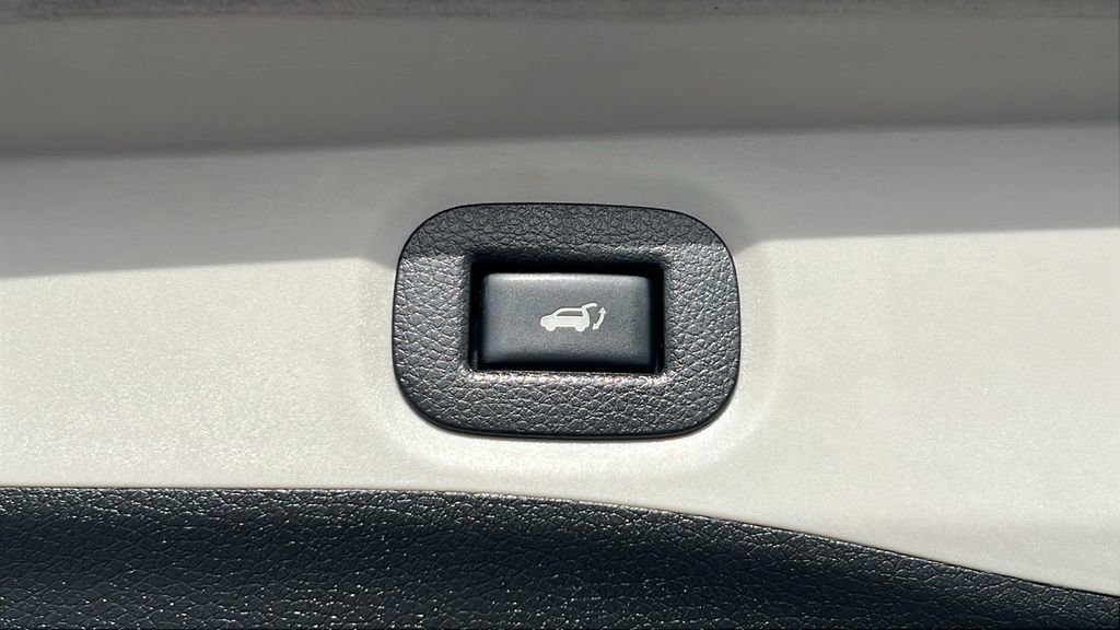 Used 2016 Nissan Rogue SL image 16