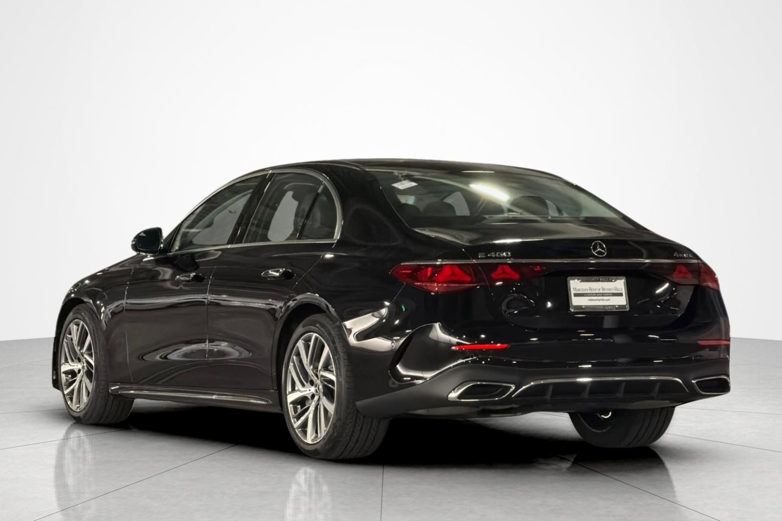 New 2027 Mercedes-Benz E 450 4MATIC Sedan image 3
