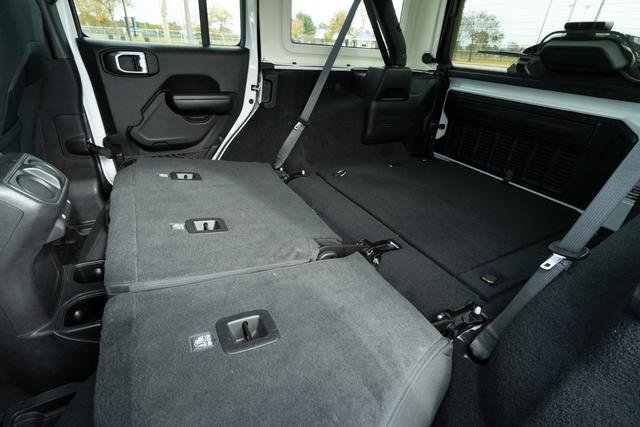 Used 2020 Jeep Wrangler Unlimited Sport S image 31
