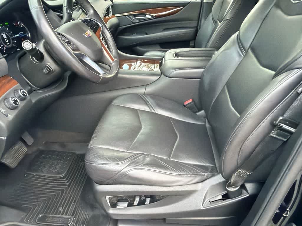 Used 2020 Cadillac Escalade Luxury AWD/4WD image 10