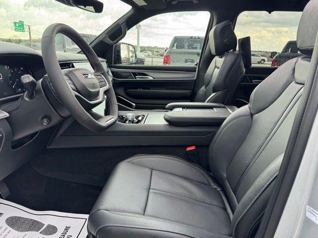 New 2026 Jeep Grand Wagoneer Limited AWD/4WD image 9