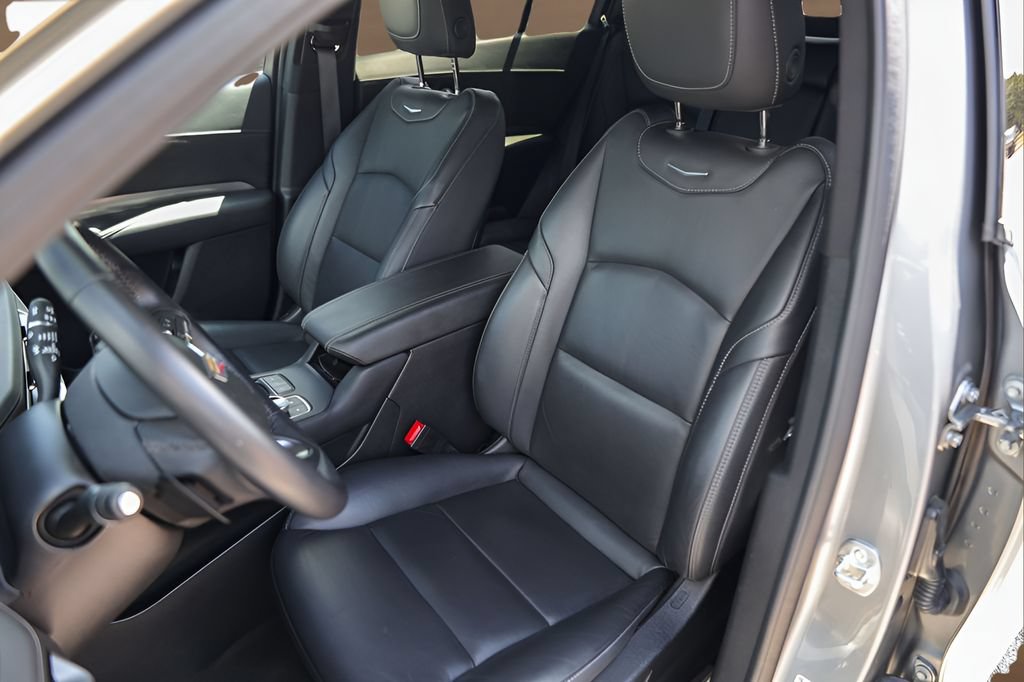 Certified 2025 Cadillac XT4 Premium Luxury FWD image 7