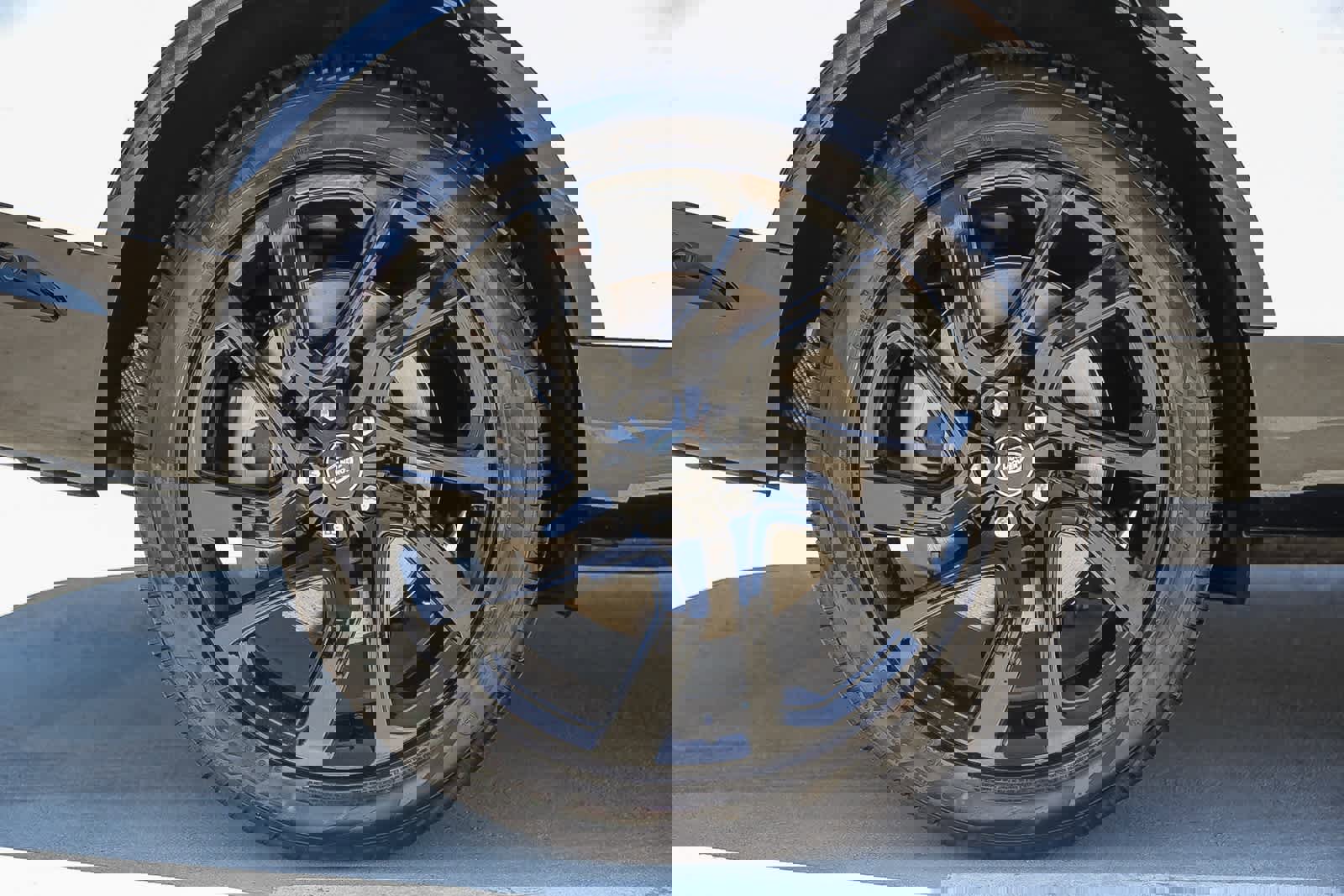 New 2025 Land Rover Discovery Dynamic SE image 11