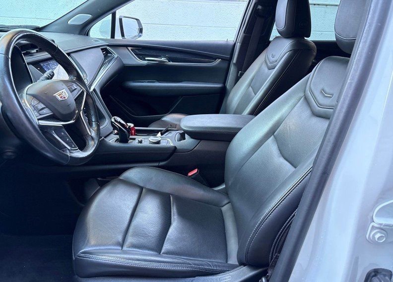 Used 2023 Cadillac XT5 Premium Luxury image 6