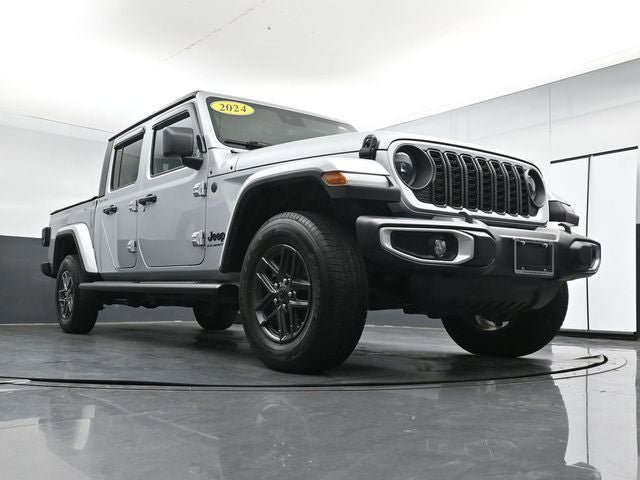Used 2024 Jeep Gladiator Sport image 27