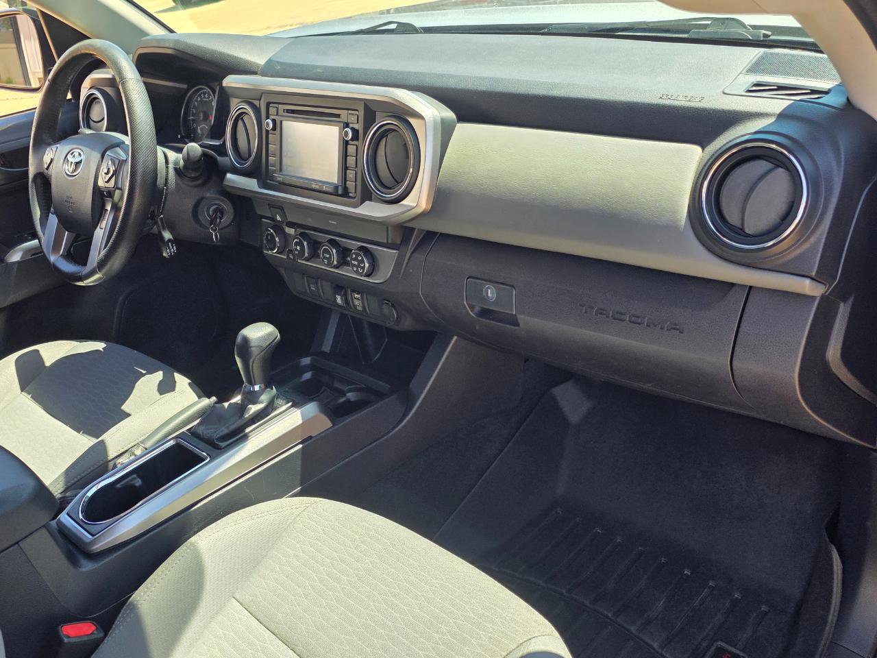 Used 2019 Toyota Tacoma SR5 AWD/4WD image 23