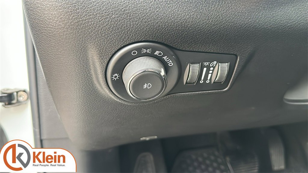 Used 2024 Jeep Compass Trailhawk image 16