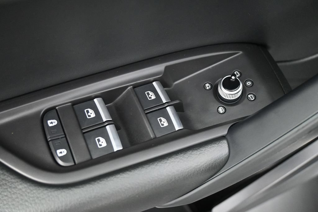 Used 2025 Audi Q5 2.0T Premium AWD/4WD image 4