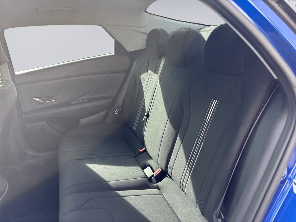 Used 2021 Hyundai Elantra SEL w/ Cargo Package image 17