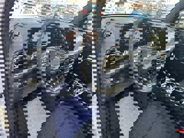 New 2026 Chevrolet Traverse LT w/ Sun and Wheel Package FWD image 11